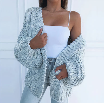 Carly - Women's oversized knitted cardigan